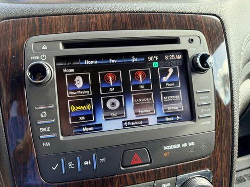 Used 2017 Chevrolet Traverse LT FWD image 26
