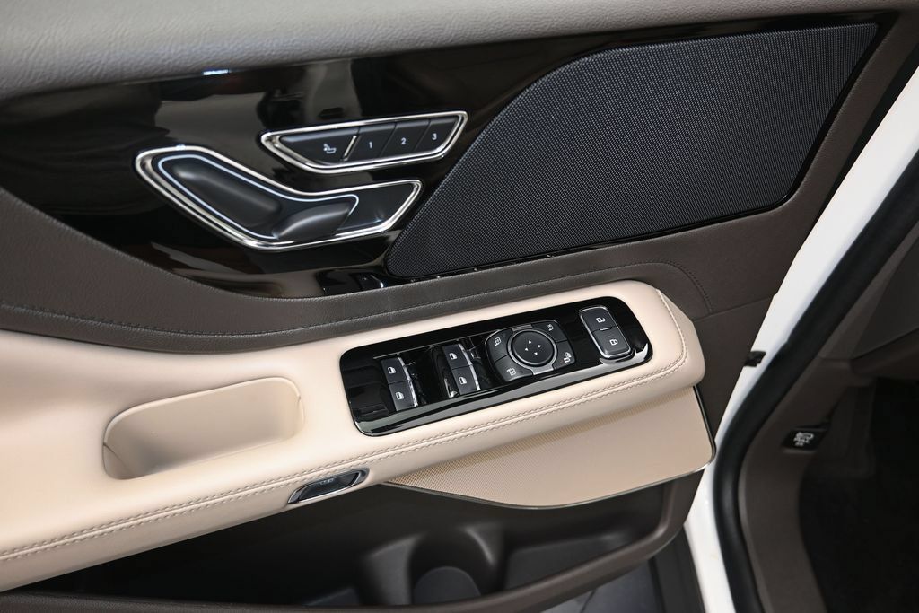 Used 2024 Lincoln Aviator 2WD w/ Premium Package image 11