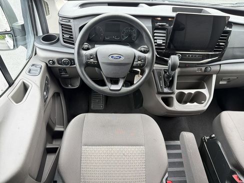 Used 2024 Ford Transit 350 XLT RWD image 4