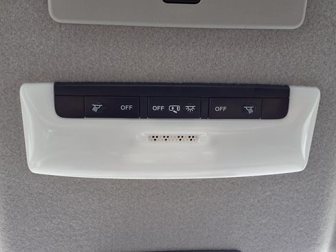 Used 2024 Nissan Kicks SR FWD image 6