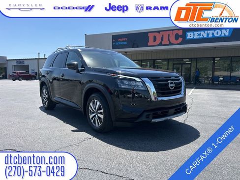 Used 2025 Nissan Pathfinder SL AWD/4WD image 1