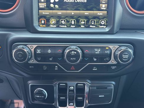 Used 2023 Jeep Gladiator Mojave w/ Cold Weather Group AWD/4WD image 15