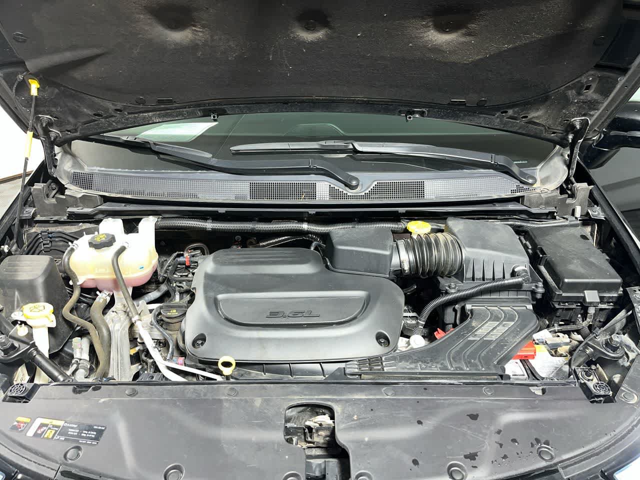 Used 2025 Chrysler Pacifica Select FWD image 12