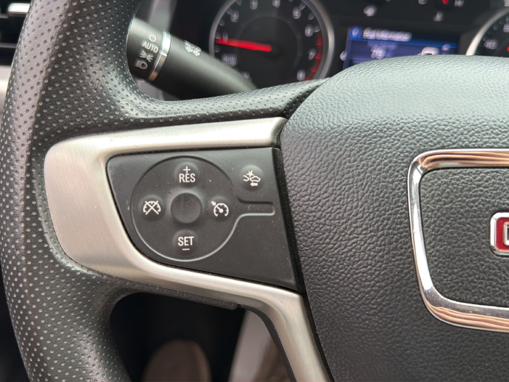Used 2022 GMC Acadia SLE w/ Driver Convenience Package FWD image 22