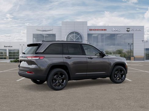 New 2025 Jeep Grand Cherokee Altitude w/ Trailer Tow Package image 33