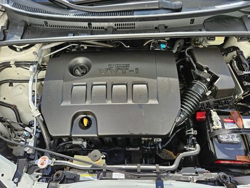 Used 2018 Toyota Corolla SE w/ SE Premium Package image 25