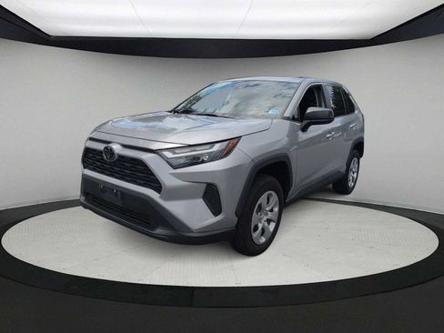 Used 2023 Toyota RAV4 LE FWD image 4