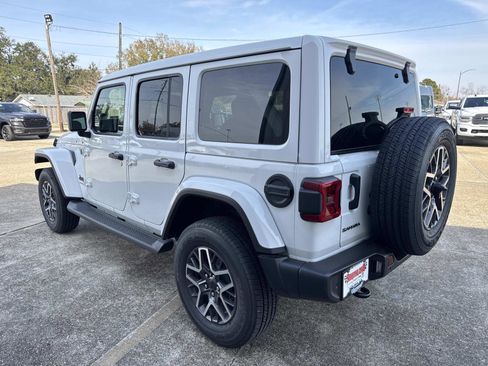 New 2026 Jeep Wrangler Unlimited Sahara image 4