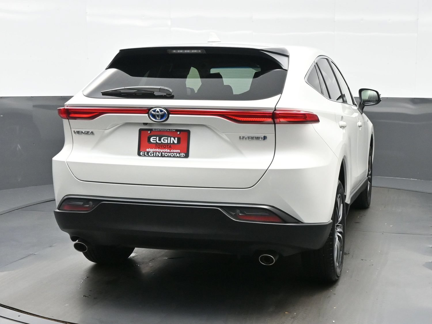 Used 2021 Toyota Venza LE AWD/4WD image 5