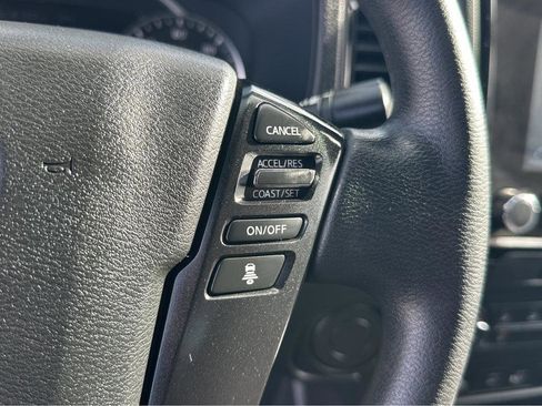 Used 2023 Nissan Frontier SV w/ Midnight Edition Package image 23