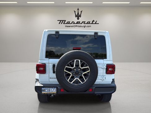 Used 2026 Jeep Wrangler Unlimited Sahara AWD/4WD image 6
