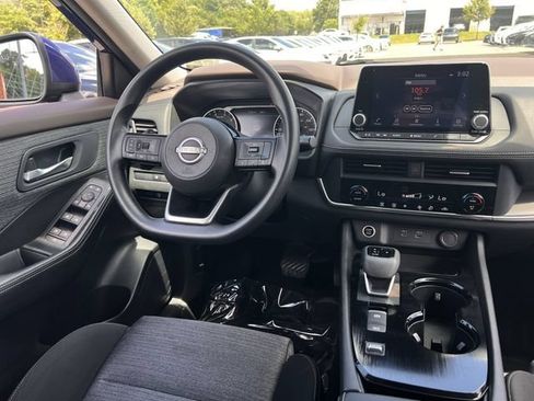 Used 2023 Nissan Rogue SV FWD image 16