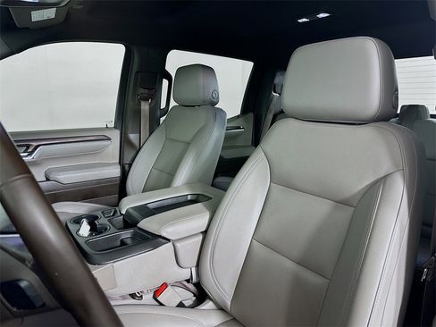 Used 2023 GMC Sierra 1500 SLT w/ X31 Off-Road Package image 8