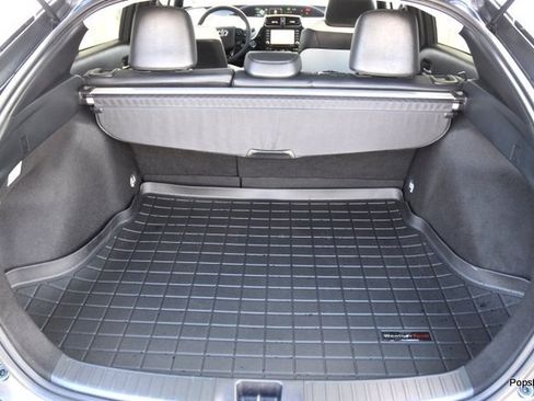 Used 2022 Toyota Prius L Eco image 12