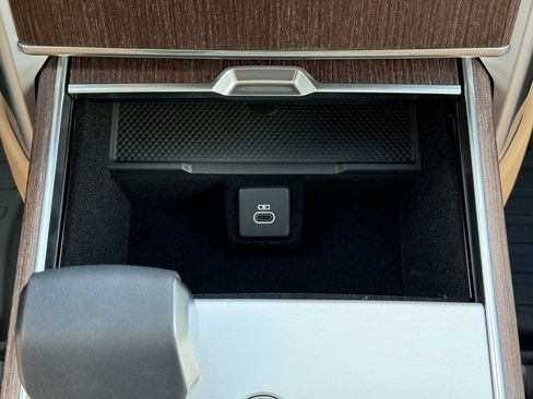 New 2025 Land Rover Range Rover SE image 21