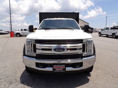Used 2017 Ford F550 2WD Regular Cab Super Duty image 12