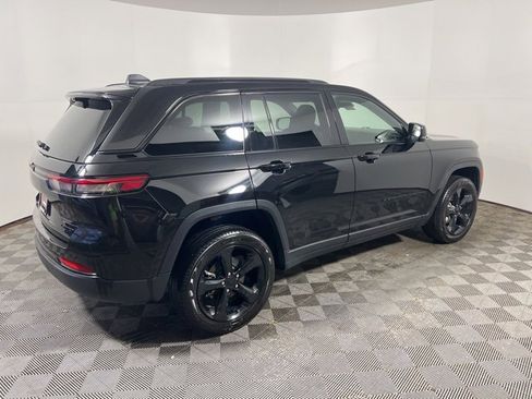 Certified 2023 Jeep Grand Cherokee Limited w/ Luxury Tech Group II image 9