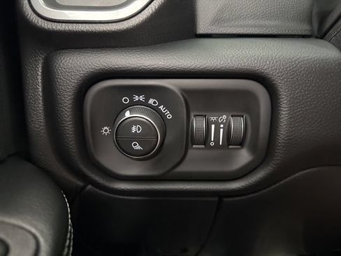 New 2026 RAM 3500 Laramie AWD/4WD image 39