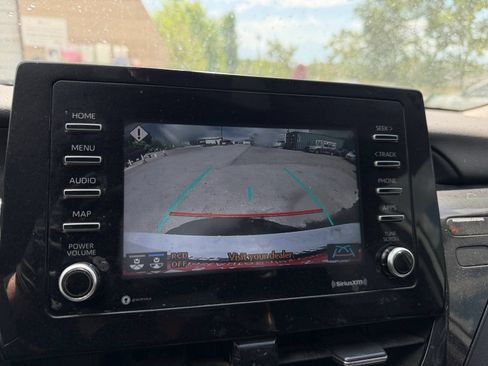 Used 2021 Toyota Camry SE w/ Convenience Package FWD image 17