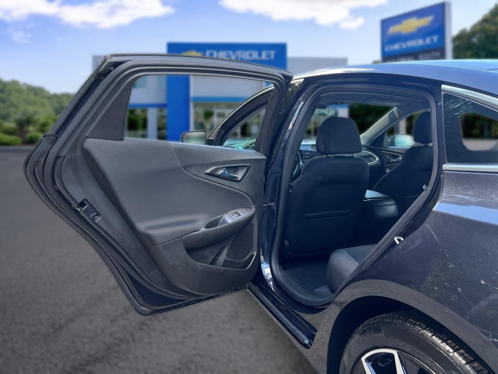 Used 2022 Chevrolet Malibu RS FWD image 29