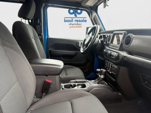 Used 2021 Jeep Wrangler Unlimited Sport image 18