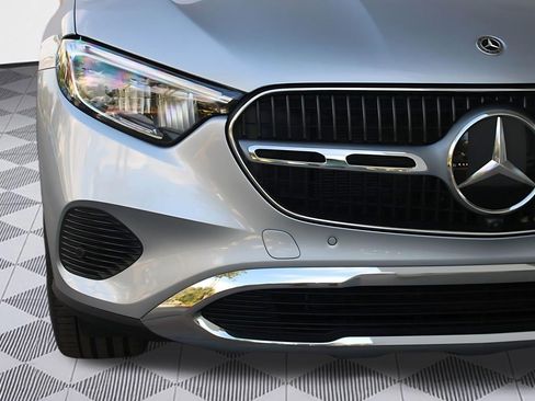 Used 2026 Mercedes-Benz GLC 300 image 11