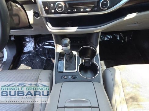 Used 2016 Toyota Highlander Limited AWD/4WD image 31