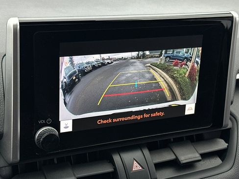 Used 2023 Toyota RAV4 SE w/ Weather & Moonroof Package image 19