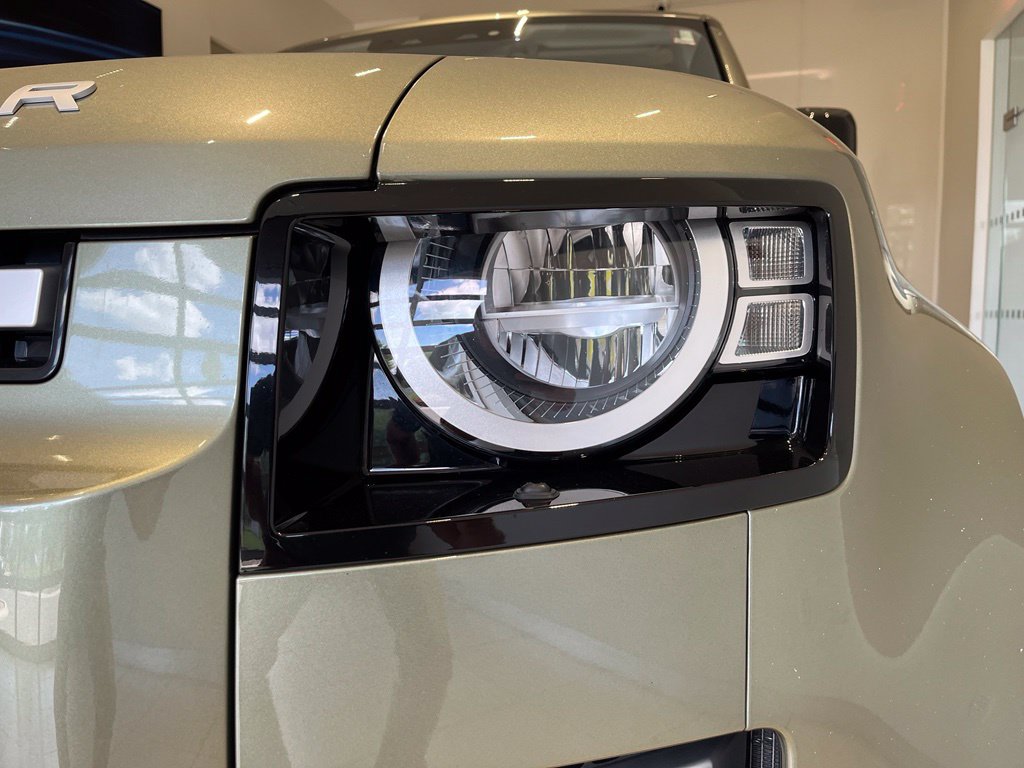 Certified 2020 Land Rover Defender 110 S AWD/4WD image 16