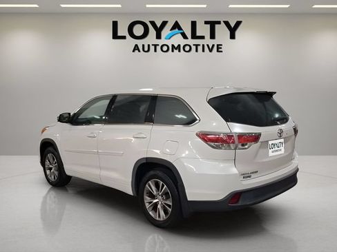 Used 2014 Toyota Highlander Plus AWD/4WD image 3