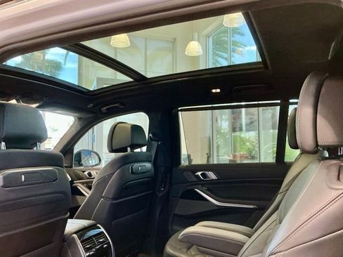 Used 2023 BMW X7 xDrive40i w/ M Sport Package AWD/4WD image 11