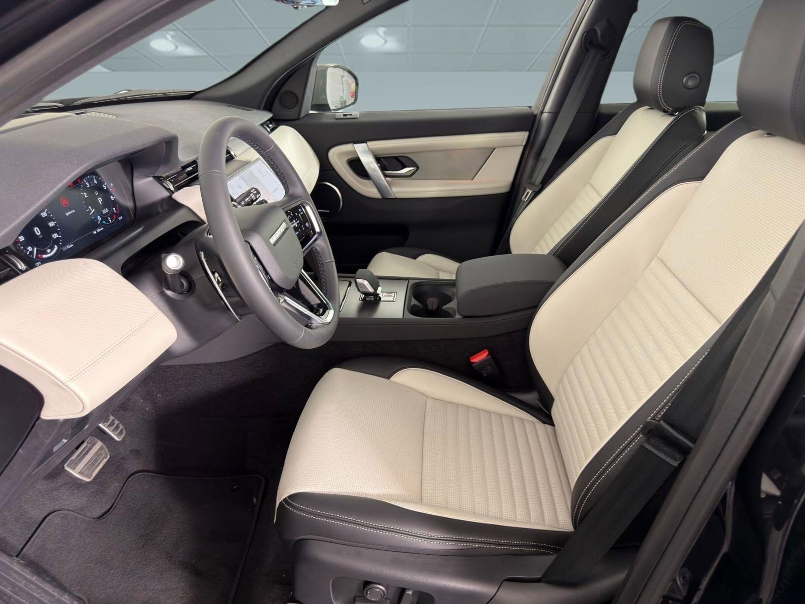 Used 2026 Land Rover Discovery Sport Landmark AWD/4WD image 5