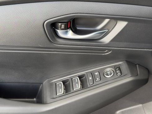 Used 2025 Honda Accord LX image 31
