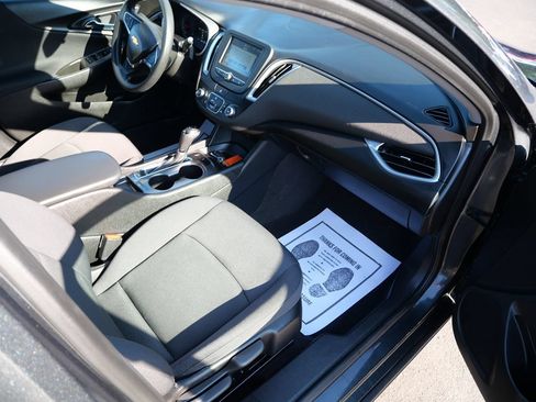 Used 2017 Chevrolet Malibu LS FWD image 27
