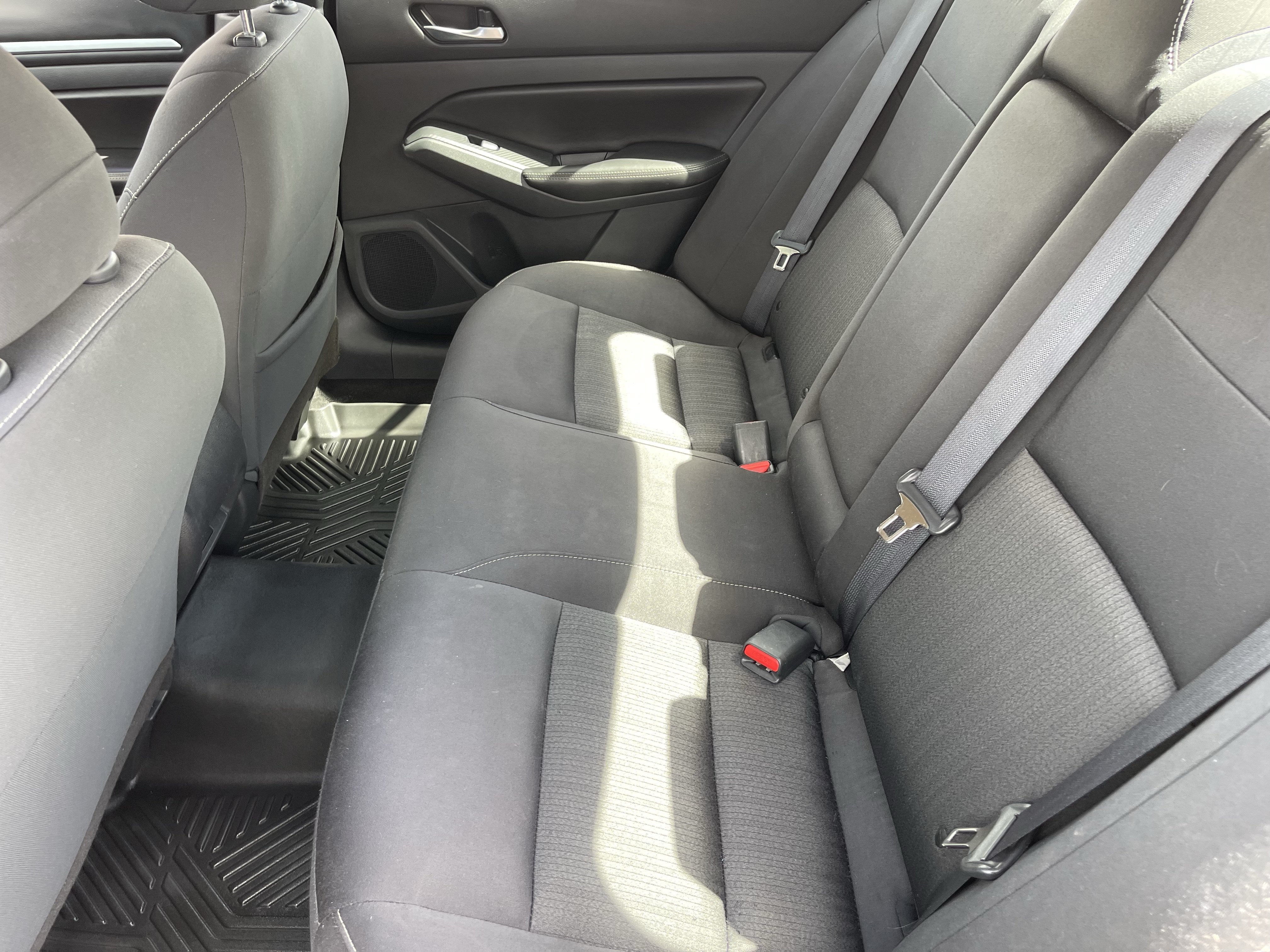 Used 2022 Nissan Altima 2.5 SV FWD image 16