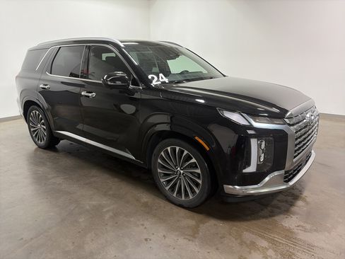 Used 2024 Hyundai Palisade Calligraphy AWD/4WD image 2