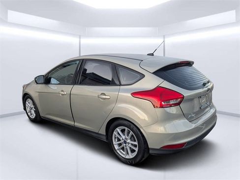 Used 2016 Ford Focus SE image 5