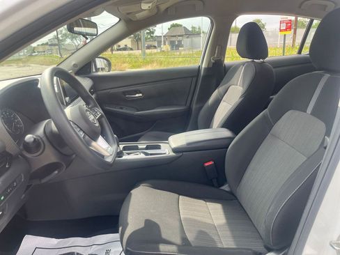 Used 2025 Nissan Sentra SV FWD image 24