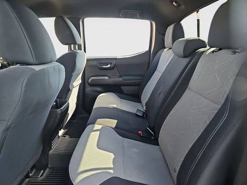 Certified 2021 Toyota Tacoma TRD Sport w/ Technology Package AWD/4WD image 19
