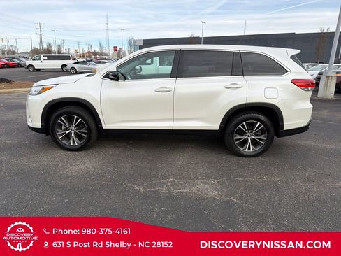Used 2019 Toyota Highlander LE image 10