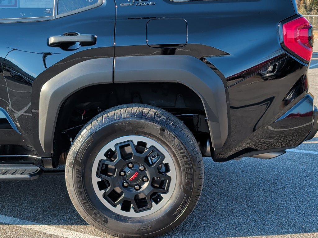 Certified 2025 Toyota 4Runner TRD Off-Road AWD/4WD image 5