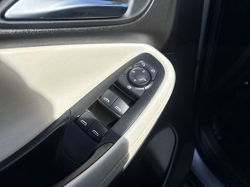 Used 2024 Buick Encore GX Preferred image 11