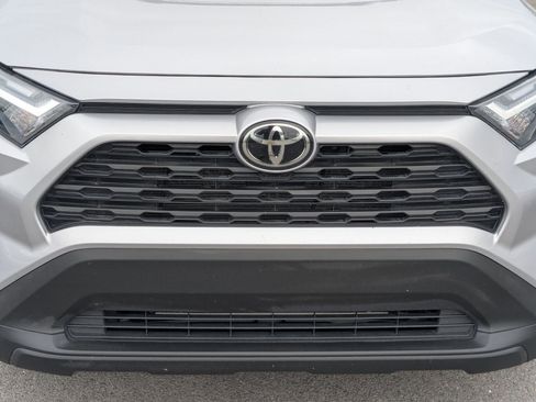 Used 2023 Toyota RAV4 XLE Premium image 9