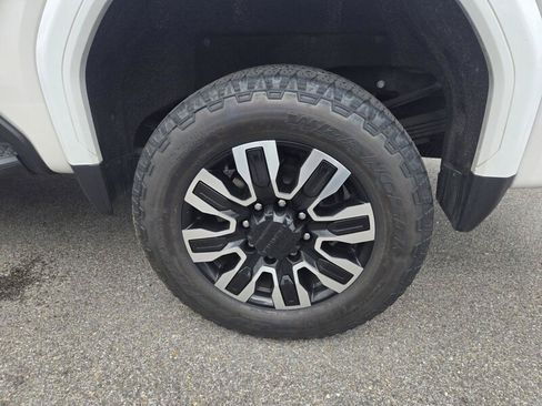 Used 2025 GMC Sierra 3500 Denali Ultimate AWD/4WD image 7