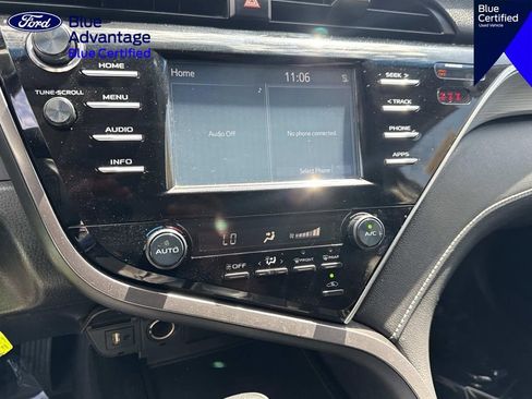 Used 2018 Toyota Camry SE FWD image 25