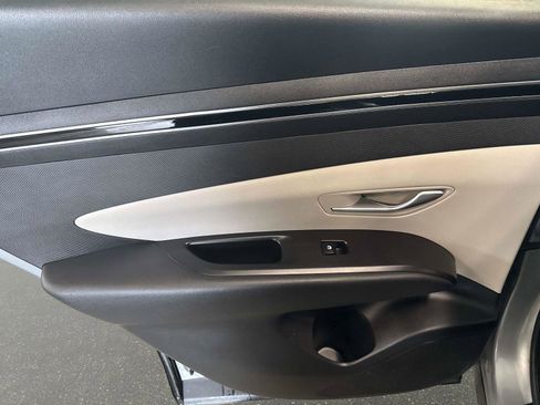 Used 2024 Hyundai Tucson SE image 11