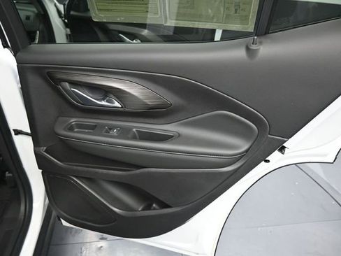 Used 2024 GMC Terrain SLE w/ Driver Convenience Package image 12