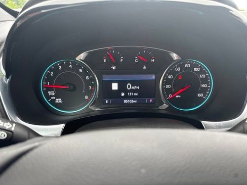Used 2023 Chevrolet Traverse LT w/ LT Premium Package AWD/4WD image 11
