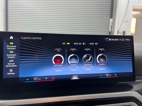 Used 2023 BMW 230i Coupe w/ M Sport Package image 17