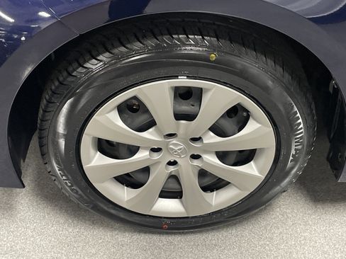 Used 2025 Toyota Corolla LE image 3